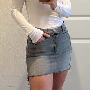 FRAME Distressed Grey Denim Mini Skirt (size 25)